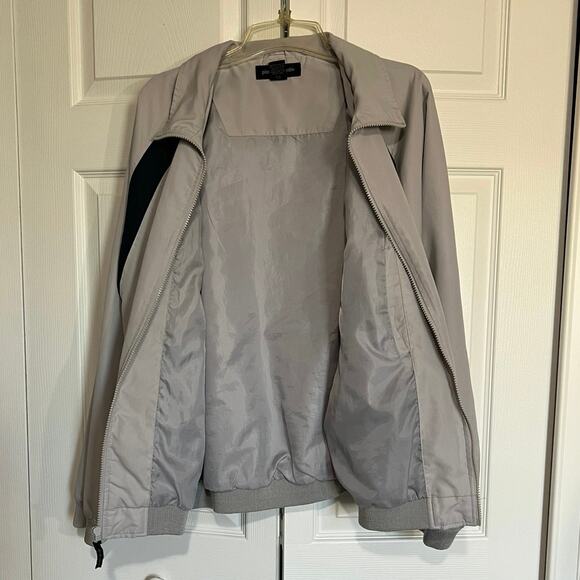 Pierre Cardin Designer Windbreaker, Men’s Large. Zip. Light grey, blue accents - Picture 5 of 9